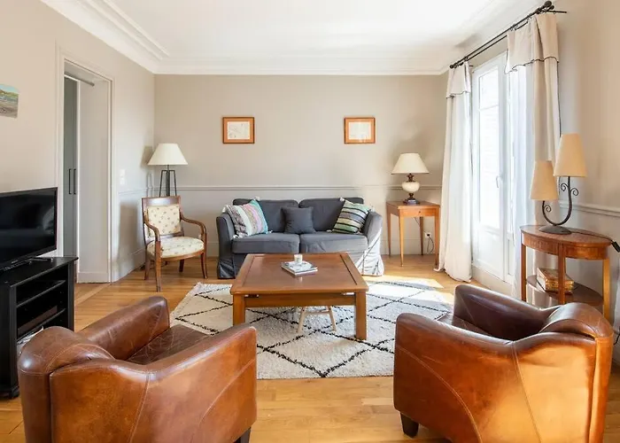 Fantin Latour - Beautiful And Bright Appartment Near Eiffel Tower