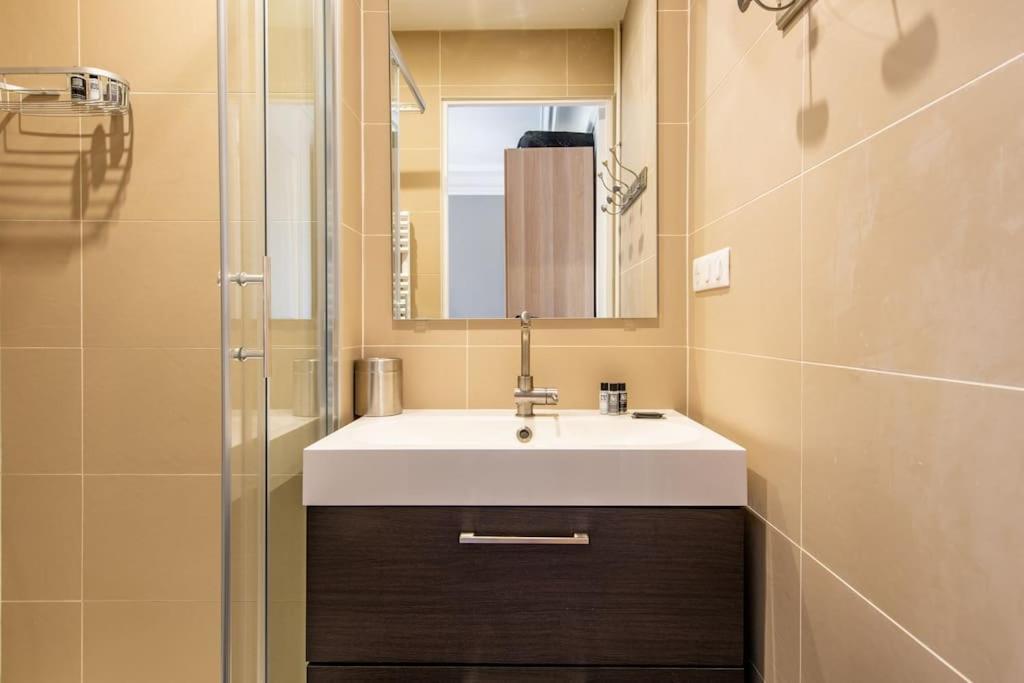Appartement Fantin Latour - Beautiful And Bright Near Eiffel Tower Parijs