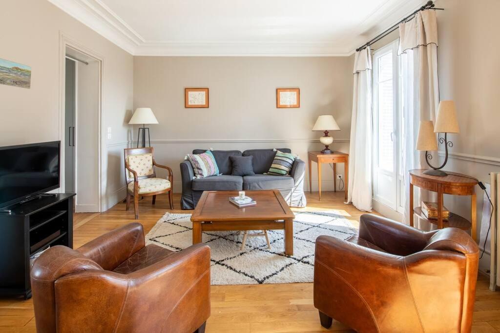 Appartement Fantin Latour - Beautiful And Bright Near Eiffel Tower Parijs