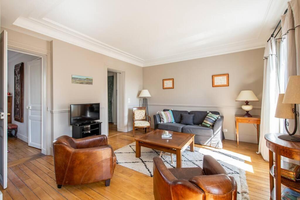 Appartement Fantin Latour - Beautiful And Bright Near Eiffel Tower Parijs